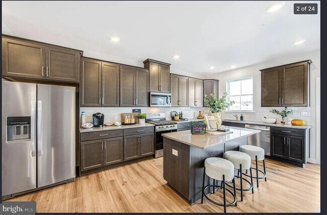 Building Photo - 42 Anderson Dr