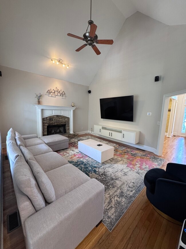 Building Photo - 5914 Mount Water Trl