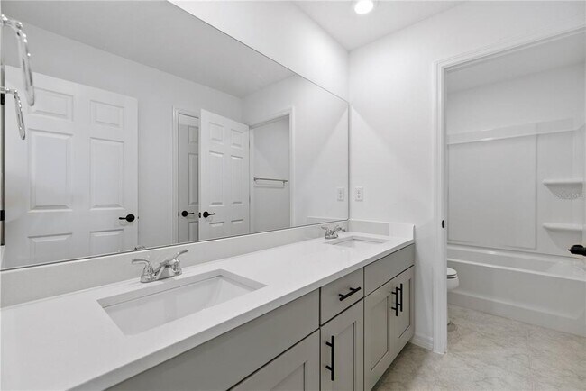 Building Photo - 5926 SW 76th Ct