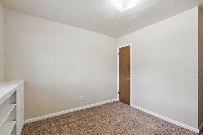 Building Photo - 2028 Albert Lee Pkwy
