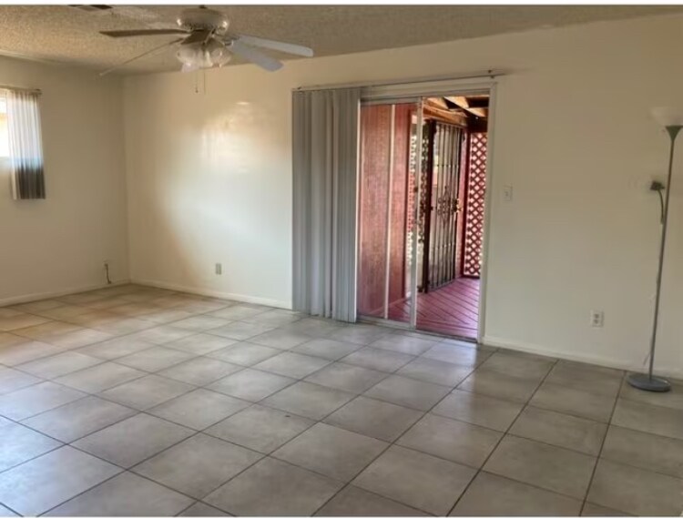 Building Photo - 4640 Clairemont Dr