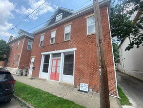 Building Photo - Kerr St 694-696 GW2