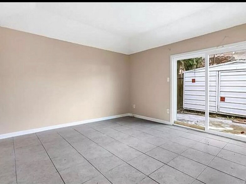 Building Photo - 5216 Cross Creek Dr