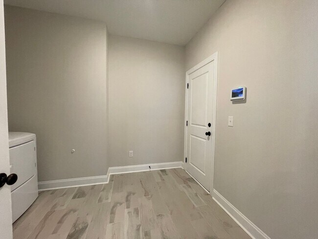 Building Photo - Mimms Trail