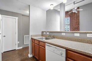 Building Photo - 1510 W Broad St - Residential