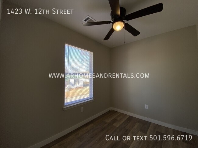 Building Photo - 1423 W 12th St