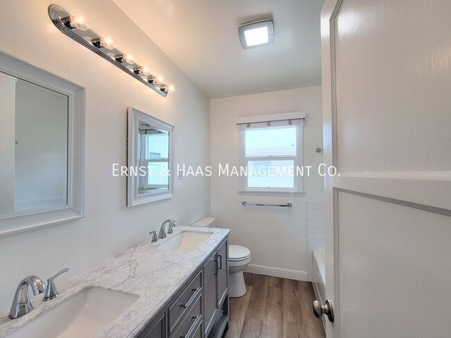 Building Photo - 3102 Ocana Ave