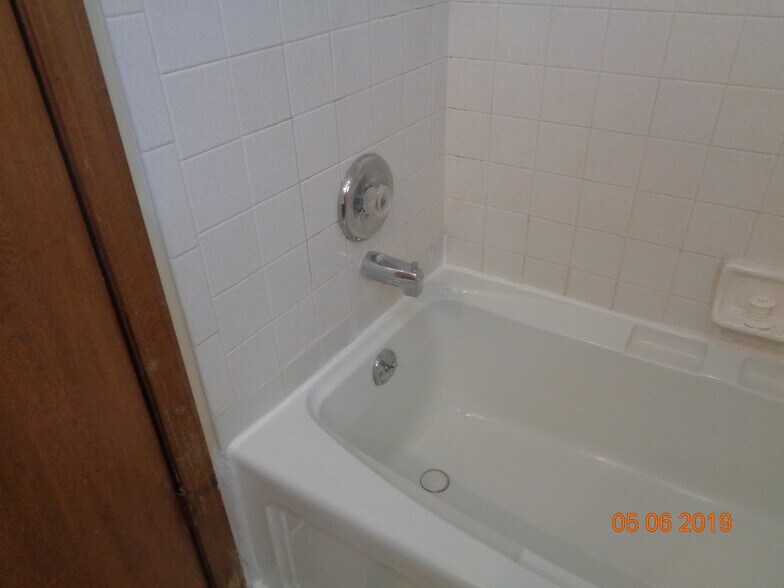 Building Photo - 1425 Como Park Blvd