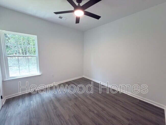 Building Photo - 212 Lincolnshire Blvd