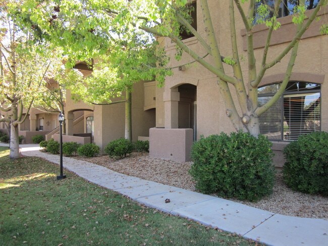 Building Photo - 15095 N Thompson Peak Pkwy