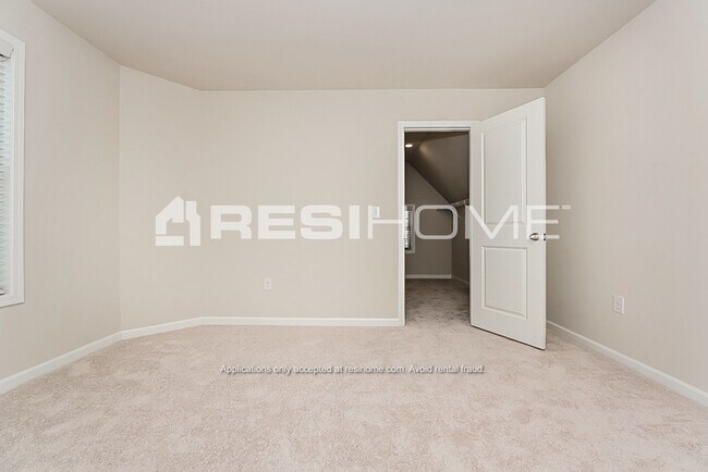 Building Photo - 509 Fiery Warbler St