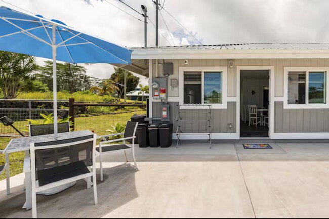 Building Photo - Fully Furnished Studio in Hawaiian Paradise Park