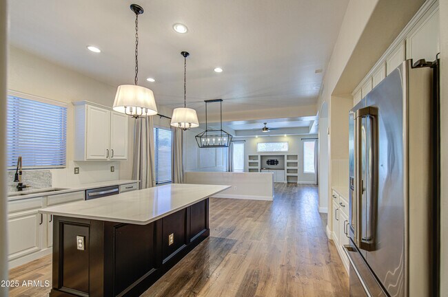 Building Photo - 4564 S Maverick Ct