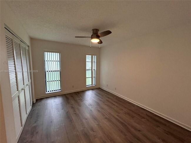 Building Photo - 1048 NW 99th Ave