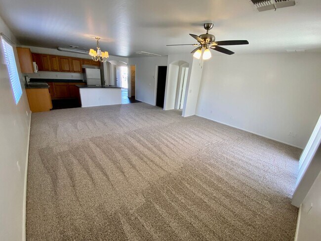 Building Photo - 3 Bed, 2 Bath in Rancho El Mirage