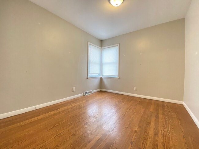 Building Photo - 3 Bedroom In Highland, IN