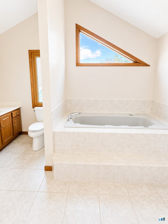 Building Photo - 504 Sandstone Dr