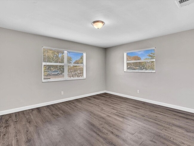 Building Photo - 54 SW 16th St