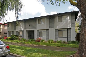 Building Photo - 1619 G Street