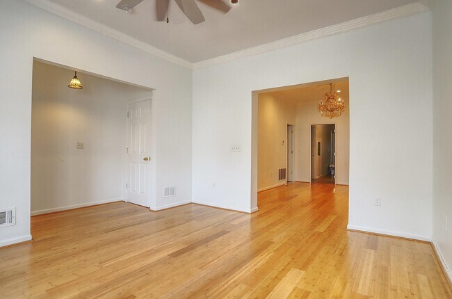 Building Photo - 221 Claremont Ave