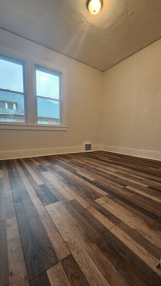 Building Photo - 2275 Clairmount St