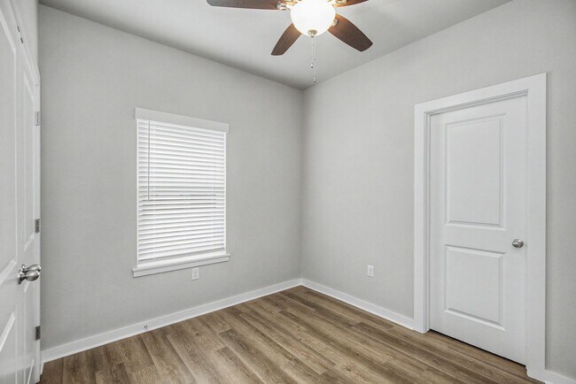 Building Photo - 403 S 29th St