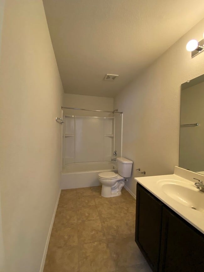 Building Photo - 408 Vega Ln