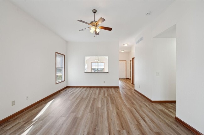 Building Photo - Large 3 Bed 2 Bath ranch for rent