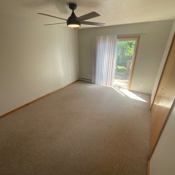 Building Photo - 416 E Hillside Dr