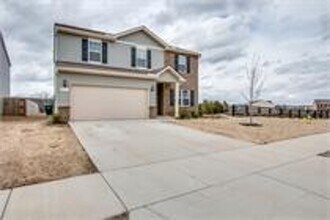 Building Photo - Beautiful 4bd 2.5ba home with Community Am...