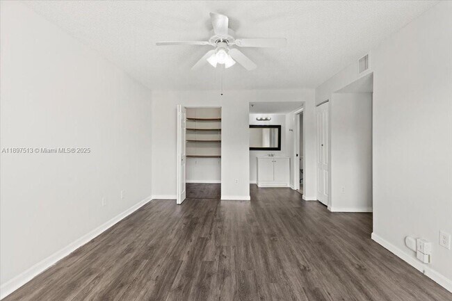 Building Photo - 5520 NW 61st St