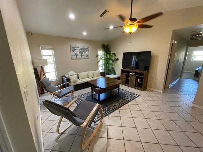 Building Photo - 1690 Waxwing Ct