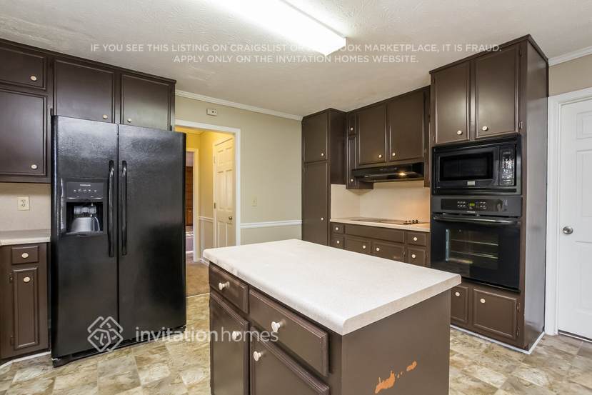 Building Photo - 2608 Hickory Cove SW