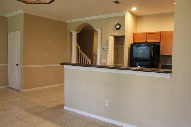Building Photo - 266 River Bluff Ln