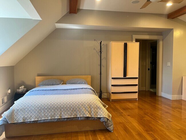 Building Photo - Luxury Furnished Monte Sereno Estate | Short-Term Executive Lease | Resort-Style Living