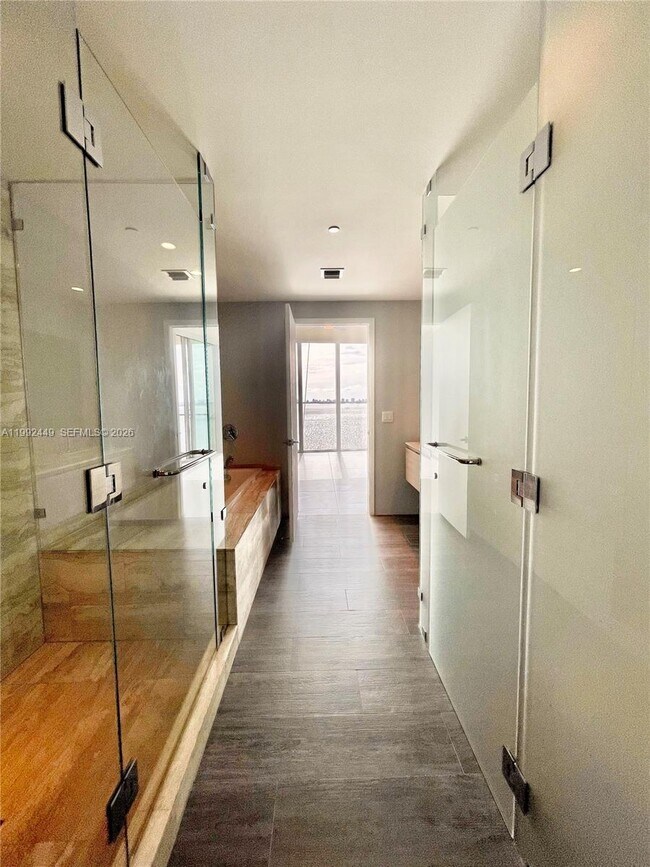 Building Photo - 2900 NE 7th Ave