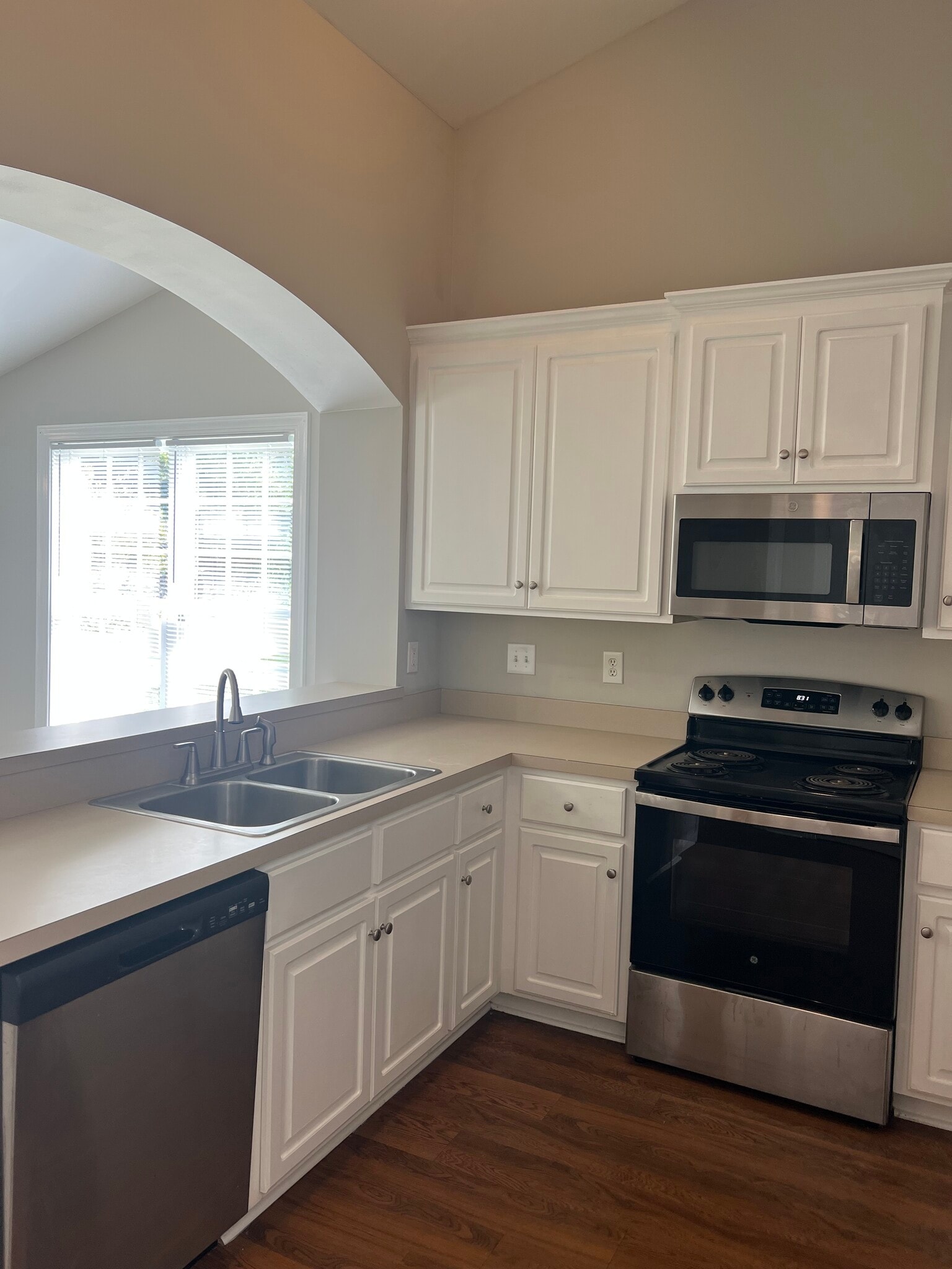 Building Photo - 1108 Crescent Meadows Dr