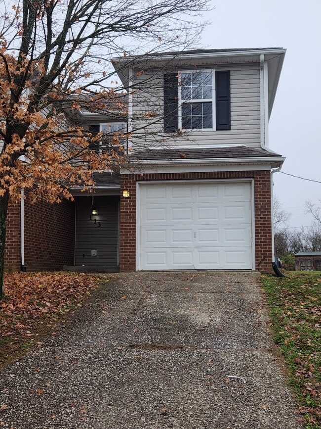 Building Photo - 113 Karen Ct