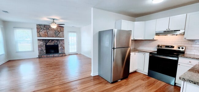 Building Photo - 5540 Everglades Trail