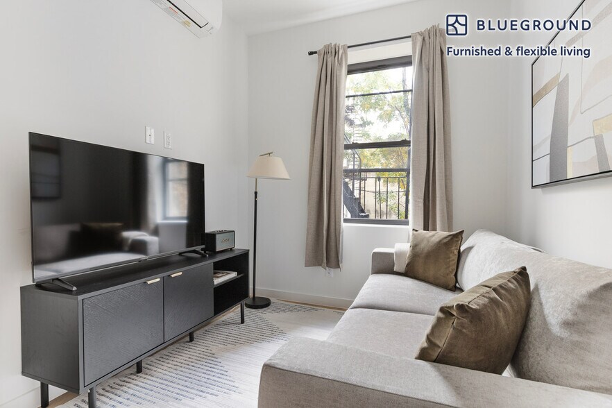 Building Photo - 250 Union Ave