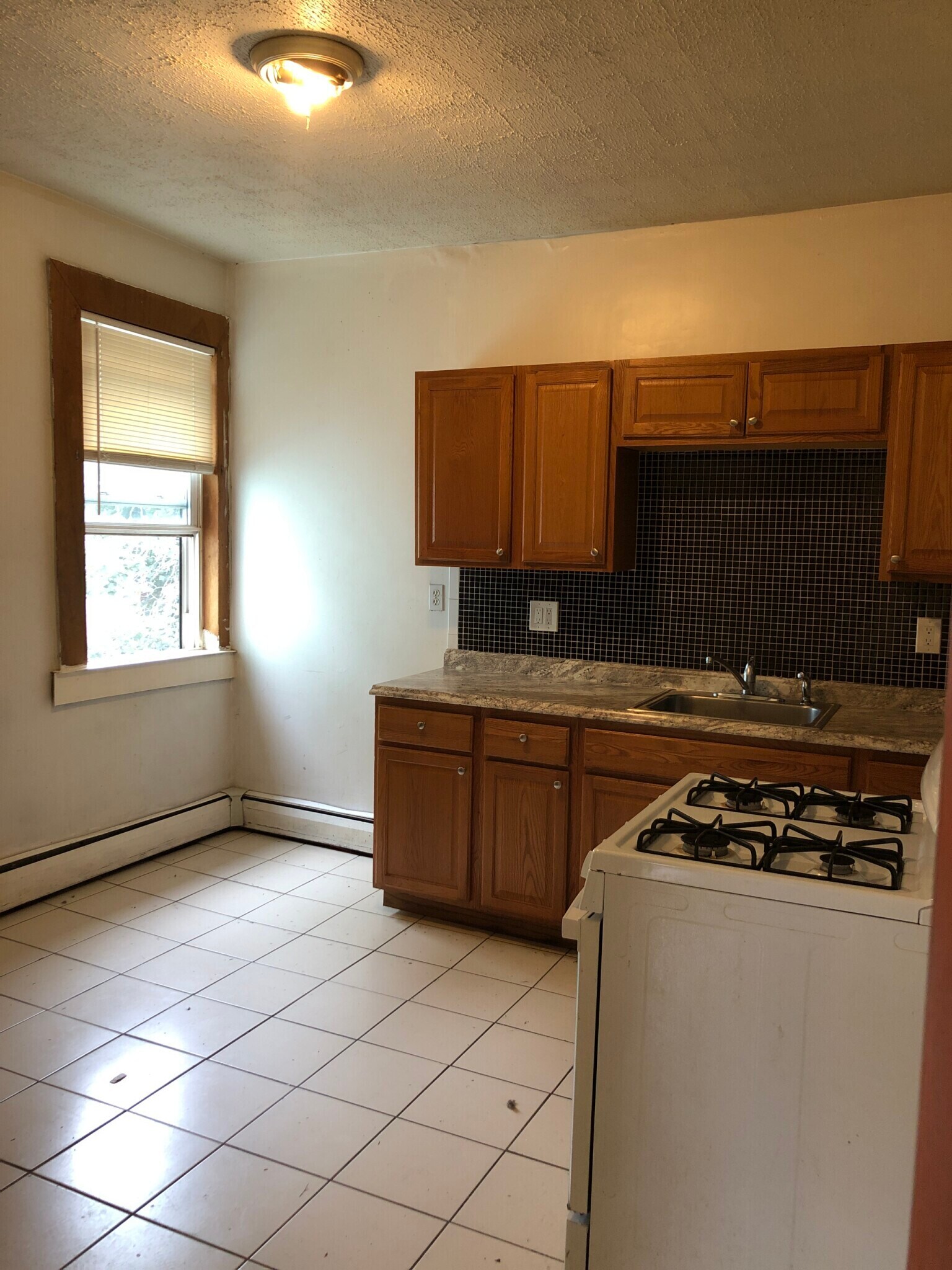 Building Photo - 8-10 Oakland St. Unit 3