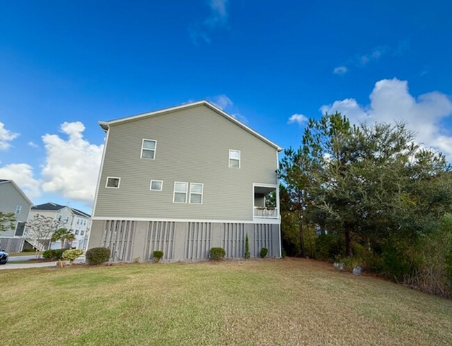 Building Photo - 3 Bedroom 2.5 Bath Townhouse in Marshview ...