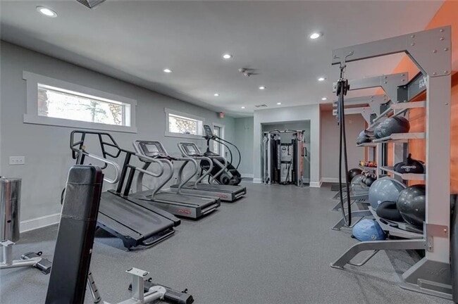 Building Photo - 2 Bedroom Townhome - Woodlands of Clemson