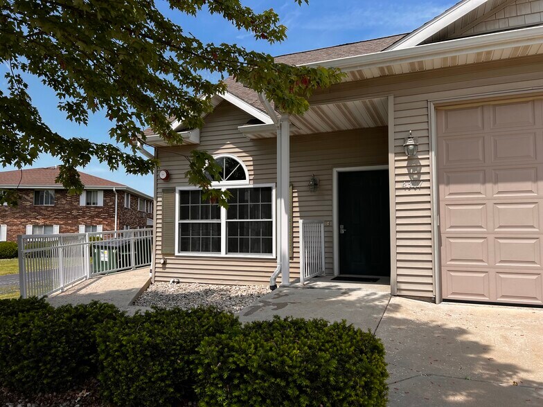 Building Photo - 4307 Kennedy Dr