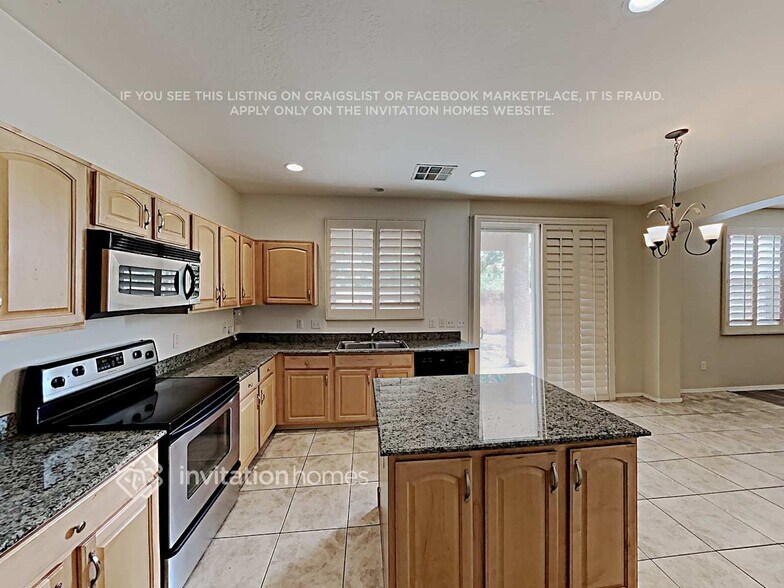 Building Photo - 15801 N 171st Dr