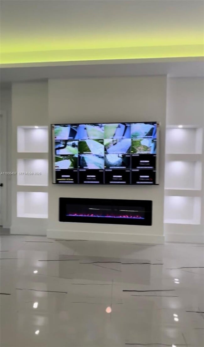 Building Photo - 616 Maple Ave N