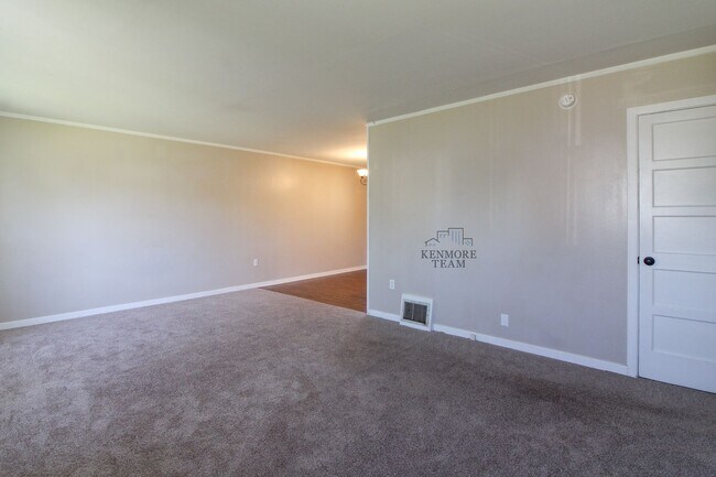 Building Photo - 2 Bedroom, 1 Bath Duplex in Central Richland
