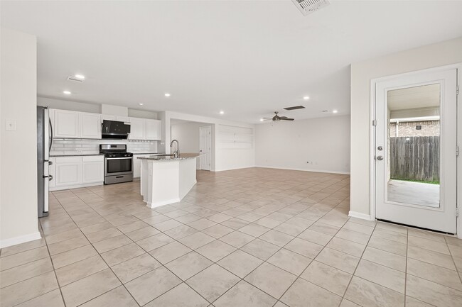 Building Photo - 28407 Bobcat Bayou Dr