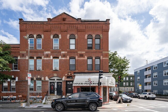 Building Photo - 106 L St