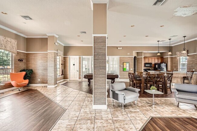 Building Photo - 7001 Interbay Blvd